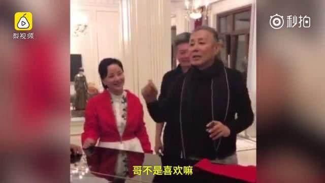 2018年，被冯小刚逼赤脚跳舞、陈道明爆粗口的女孩，如今怎样了？