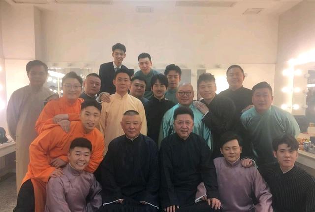 青曲社终于领先德云社一次，苗阜转发好消息，青曲社要开箱演出了