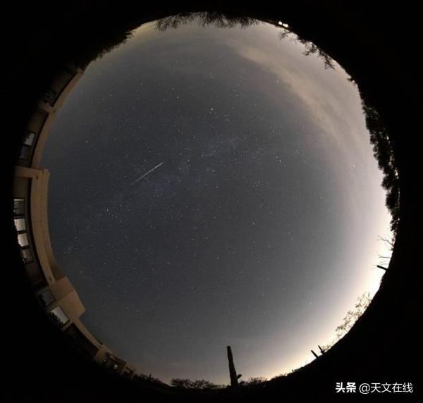 闪耀八月夜空 英仙座流星雨极大将于八月12 13日降临 摄影 蛋蛋赞
