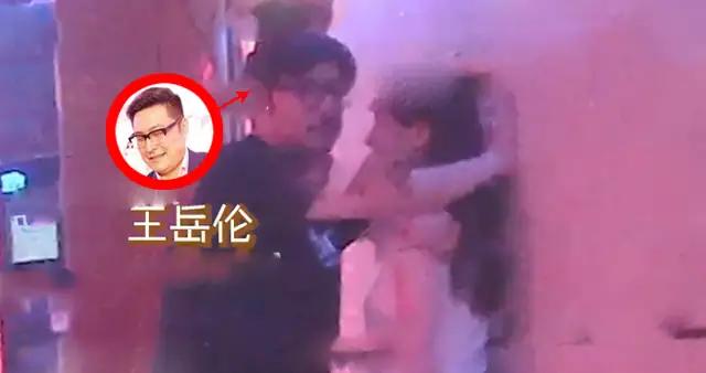 王岳伦壁咚美女李湘没表态，好友当事人还原现场：喝多了没出轨