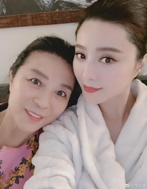 范冰冰宅家练习厨艺，透露范丞丞现状：负责赚