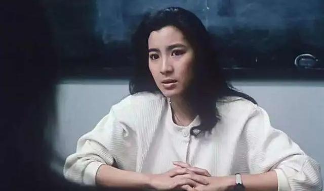 58岁杨紫琼近照曝光风采依旧，情定大16岁富豪，