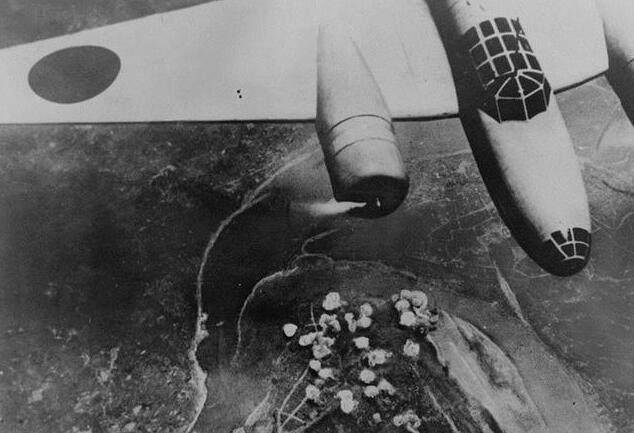 德国战地记者眼中的重庆大轰炸：尸体越堆越多 人民愈炸愈强