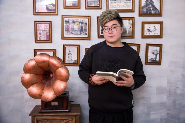 潘强|《故里桃花》风情万种游梦中