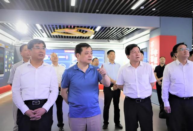 咸阳市委书记岳亮一行考察正泰