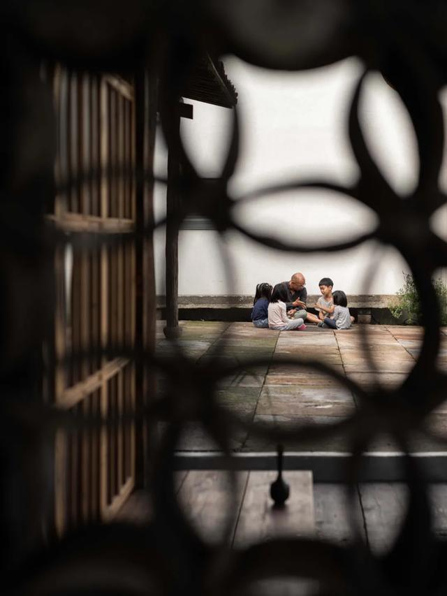 夫妻抵押掉上海独栋洋房，借1300万到乡下造房：我自在了