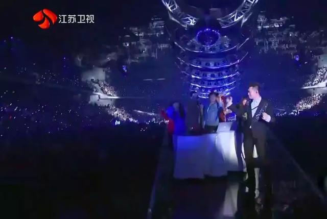 跨年晚会亮点很多，但杨幂版《野狼disco》是真辣眼…