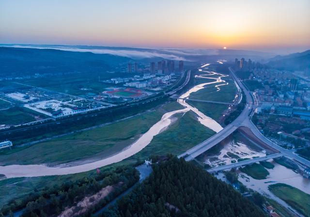 泾渭分明是什么意思(泾渭分明指的是什么地方)