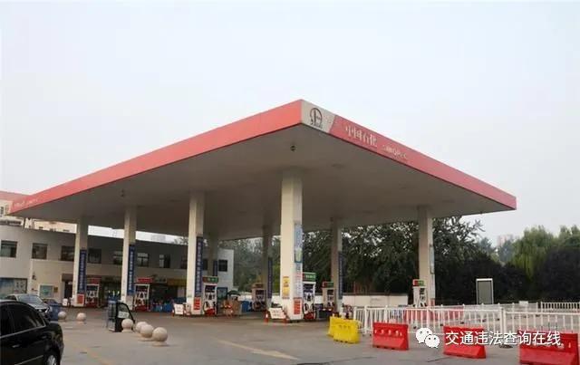 汽车加满油后动力变好，车主们不明所以，专家做出2点解释