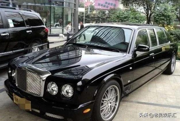 “唐僧”座驾1200万，国内限量版本，车内一个手