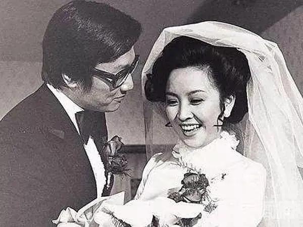 浪子谢贤：风流情史数不尽，谢霆锋比起他太老实