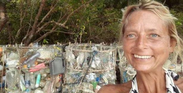 35岁女子和三名男子在岛上生活，没有外界支援荒岛求生