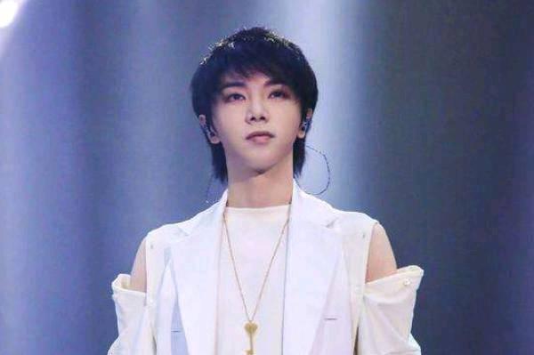 华晨宇夺“歌王”引热议，《歌手》被曝有剧本