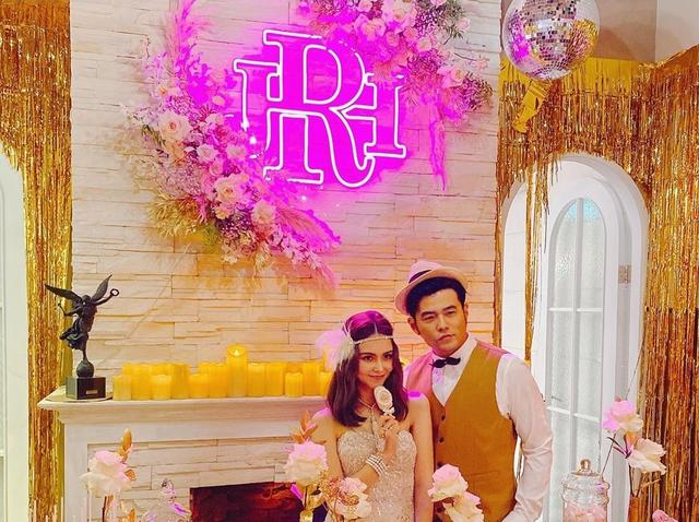 周杰伦晒与昆凌十指相扣，想做新专封面，网友调侃不要封面要专辑