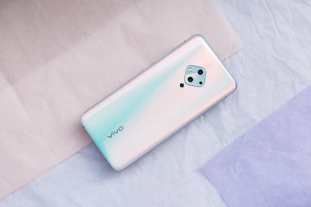 vivo S5上手评测，5重超质感美颜，让你做最自信的自己