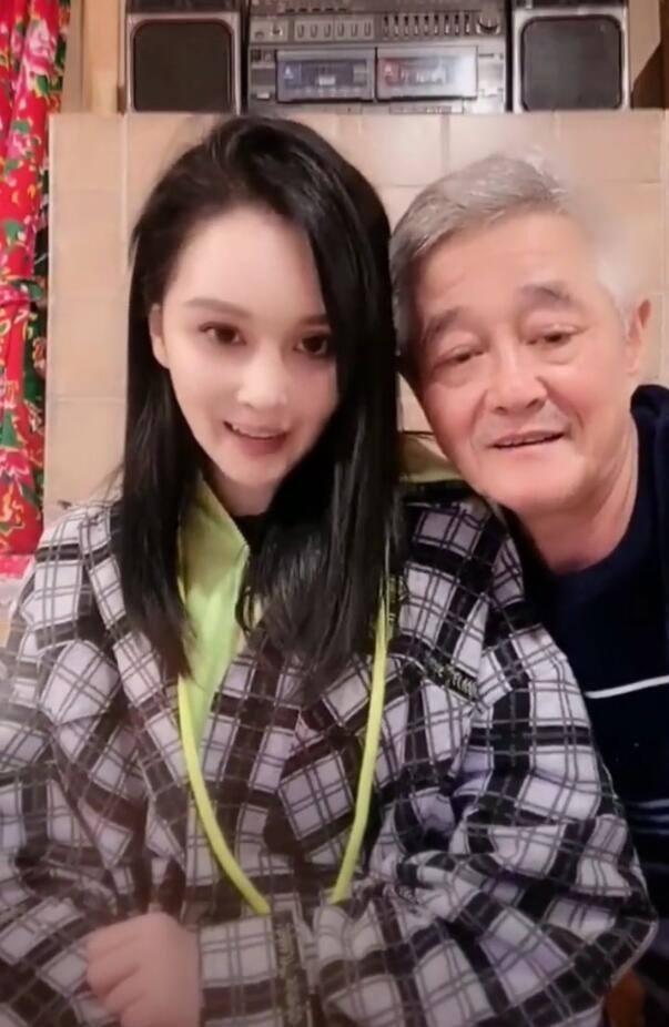 赵本山骂女儿情商低，球球自我反思承认没礼貌，曾公开顶撞汪涵