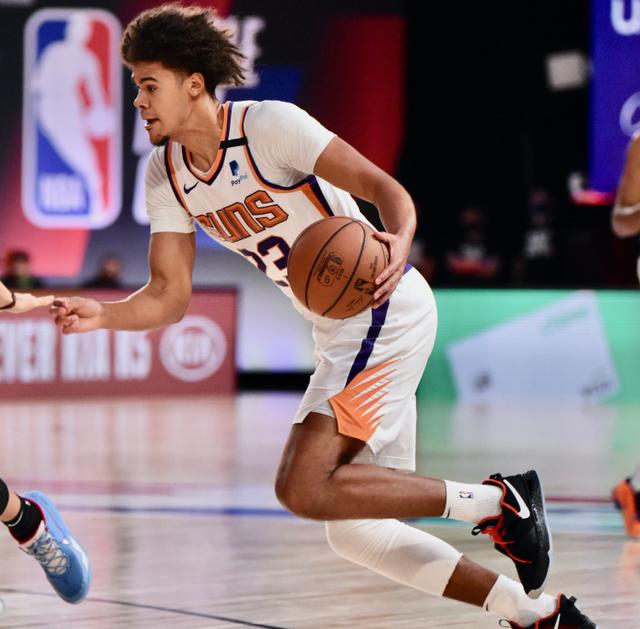 8月太陽最炙熱！太陽6連勝復賽後不敗，既歸功於布克也得益於變陣