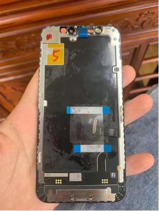 iPhone 12屏幕总成曝光，触控或将采用新技术，还是大刘海