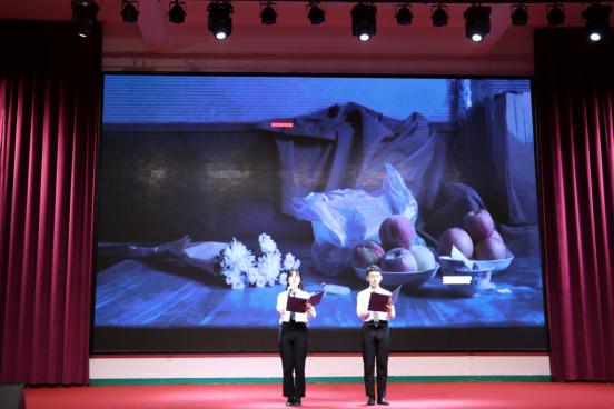 八维教育上海宏烨校区举办第四届“超级演说家”总决赛