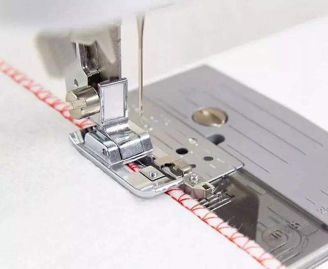 缝纫机怎么用图解法(电动缝纫机)