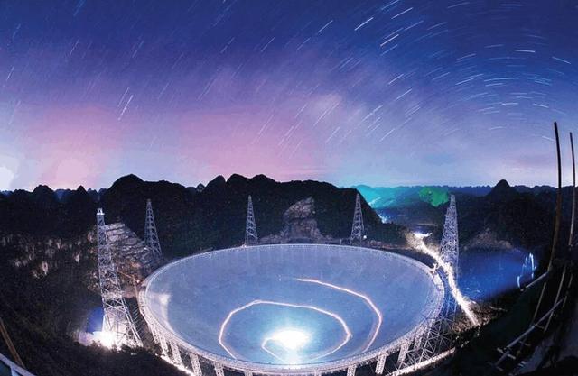 美国刚公布UFO视频，中国“天眼”就搜索地外文