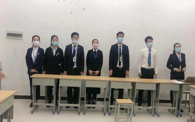 女子部中文系的老師們對(duì)同學(xué)們的表演贊不絕口
