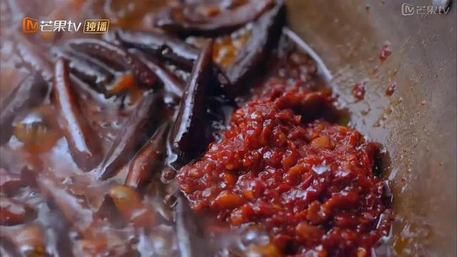 高分美食综艺强推，让人嘴馋到不行，手上的肉