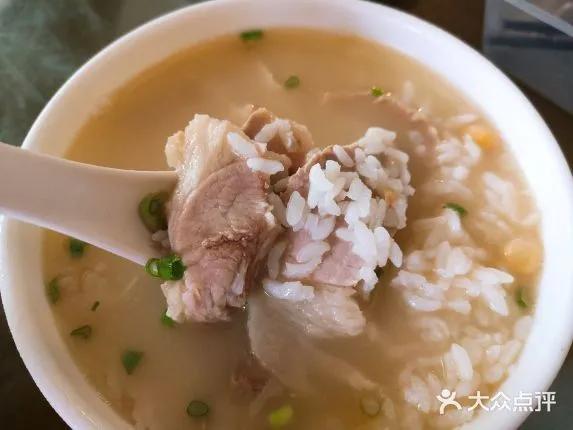 成都东大街这条人气爆棚的美食街！排队几个小时也不忍错过？