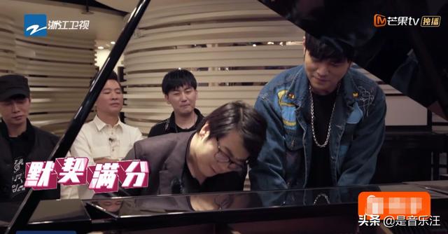 当周杰伦遇上郎朗，两个不同领域的顶级人物合