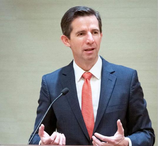 4家企业被紧急叫停后，澳大利亚仍死撑着不放，