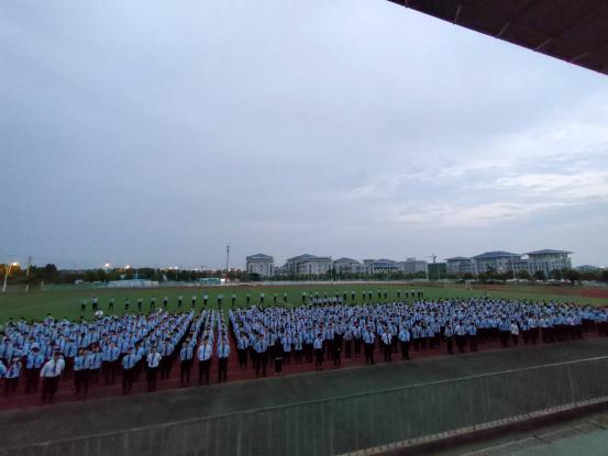 堅(jiān)定目標(biāo)，不斷奮斗！宿遷科技學(xué)校舉行6月度目標(biāo)誓師大會(huì)