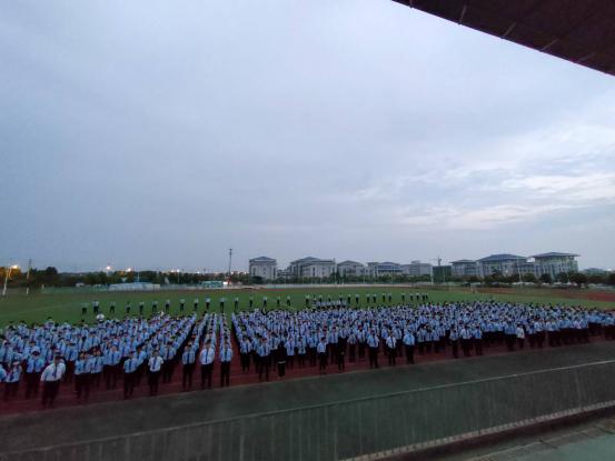 坚定目标，不断奋斗！宿迁科技学校举行6月度目标誓师大会