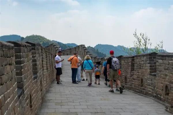 已立案！河北未成年少女长城刻字，“我想让长城知道我还爱你”