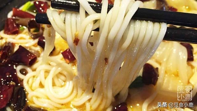 来重庆，本地人告诉你那些不得不吃的重庆美食，让你体验舌尖美味