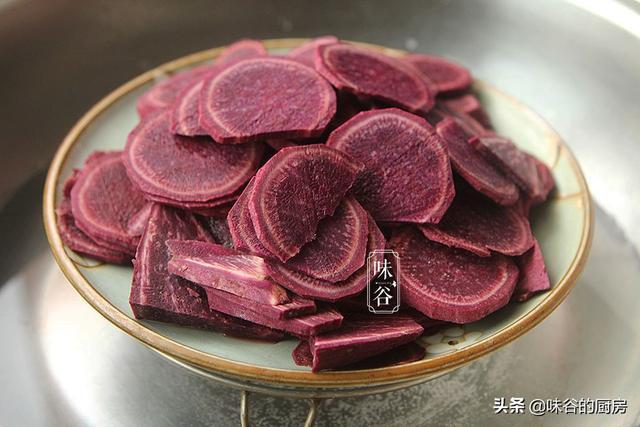 入秋了，此碱性食物我家必食，做成糕点蒸着吃，香甜软糯，真解馋