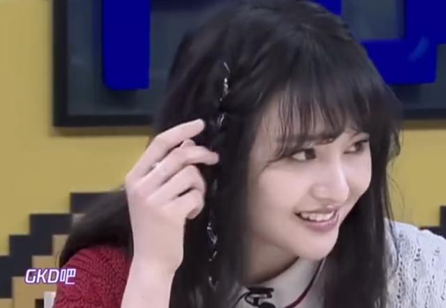 郑爽炫耀新的缩写词，态度豪横，结果却是错的