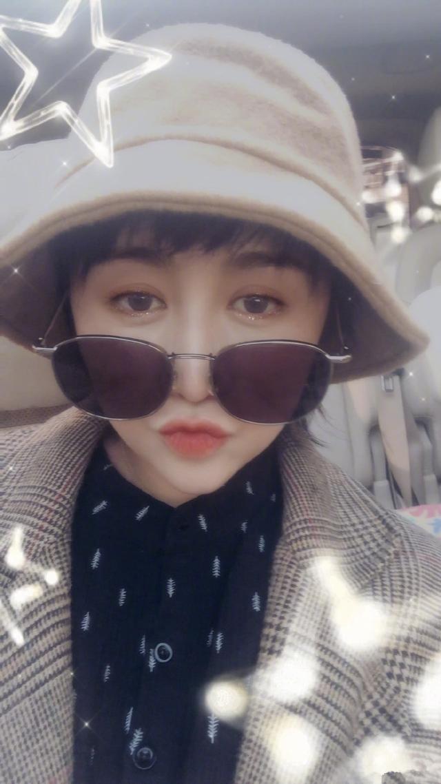 38岁马丽生子，官宣方式很不同，看到她鞋子：一