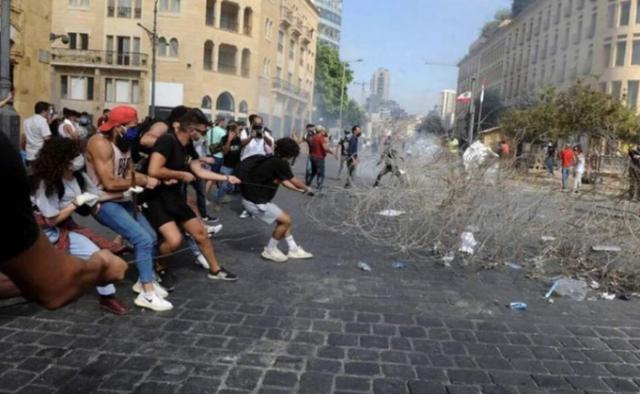 美政客“声援”黎巴嫩示威者，不料自家后院“突起大火”