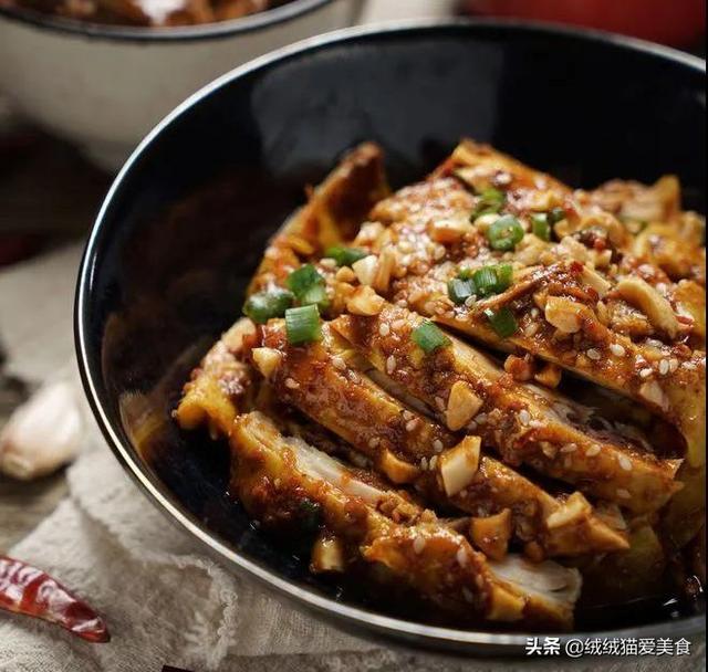 重庆必吃八大小吃，款款香辣美味，进来擦擦口水看到底
