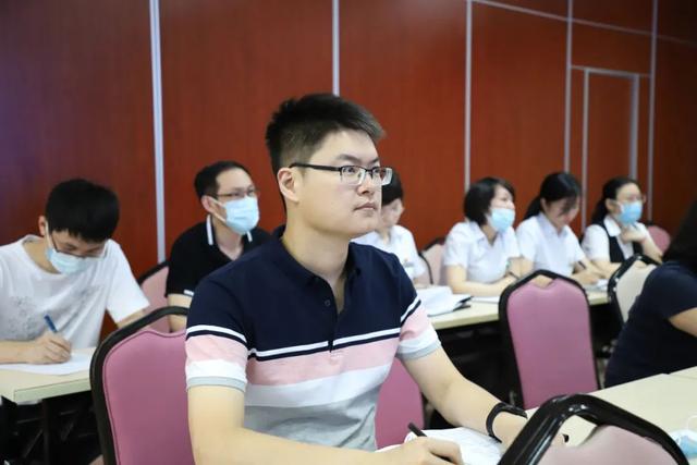 致敬医师节｜青岛市口腔医院王耀钟：看到患者笑容，就是最大成就