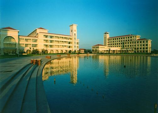 上海金融学院(上海商学院改名上海工商大学)