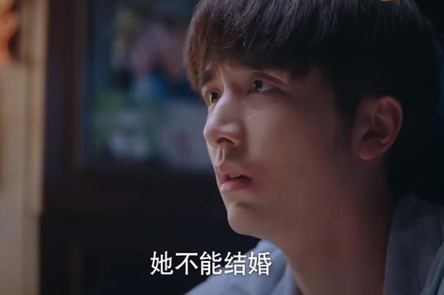 《以家人之名》贺子秋回国不进家门，两点原因，一个心疼一个搞笑