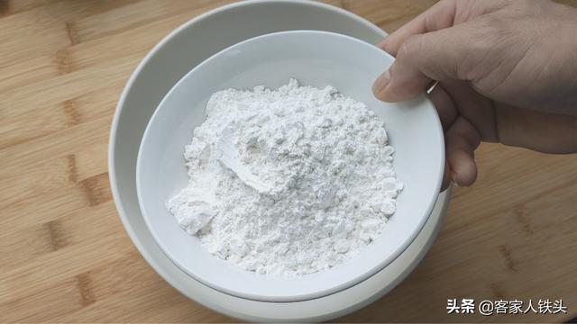 客家一道传统小吃很过瘾，配方好做法简单，12个出锅，好吃到流油