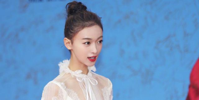 出门六个助理20多保镖，被央视点名批评，被爆后