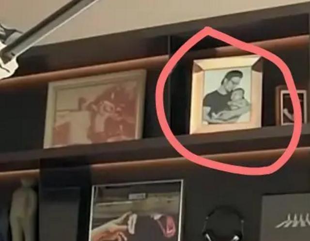 汪峰章子怡小儿子照片曝光，肉乎乎超可爱，父子合照温馨太有爱