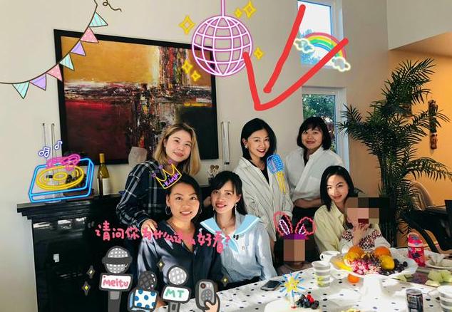 前湖南台主持人罕见露面：远嫁国外当家庭主妇