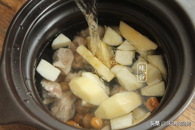 立秋了，广东妈妈常用这两种水果煲汤，清甜甘润，去秋燥不上火