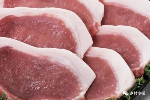 猪价暴跌，行情再次变脸，下半年猪价会跌成满