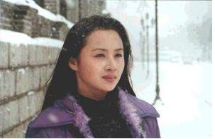 时隔19年曹颖再现霍水仙超惊艳，46岁的她如今事业顺利家庭幸福