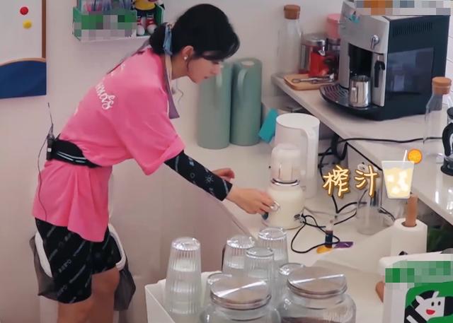 坏桃|赵丽颖以身试法坏桃不能吃 为啥说赵丽颖勤俭节约？